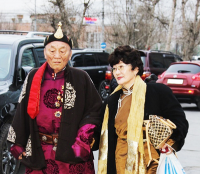 Мөөмөө аварга “Алтан хурим”-аа хийнэ